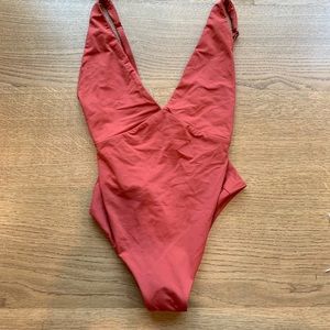 TAVIK ONE PIECE “DREW”